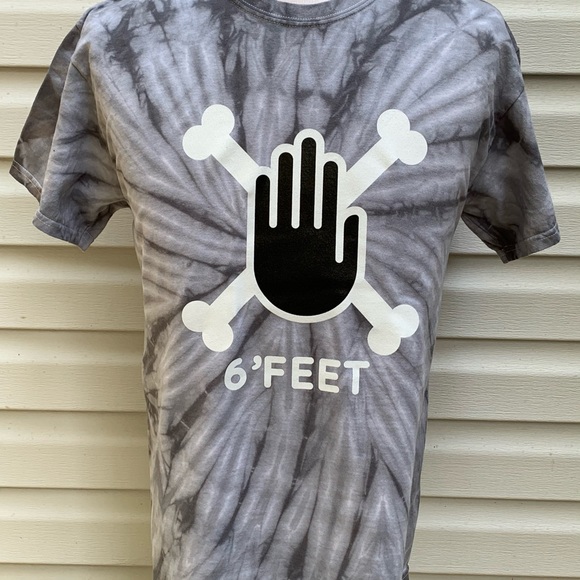 6’ FEET Hand And Cross Bones Tee - Shirt - Picture 2 of 12